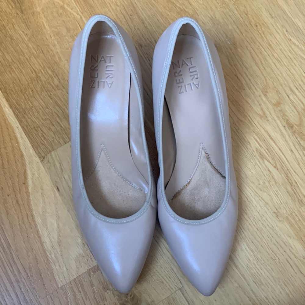 Naturalizer Oden Beige Pumps